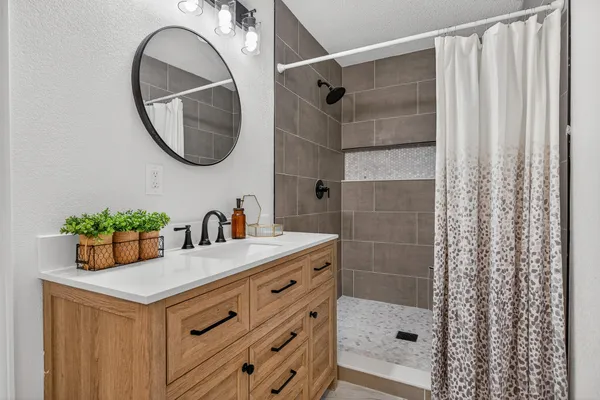 $469,700 | 4297 Edge Perry Road, Crestview, FL 32539