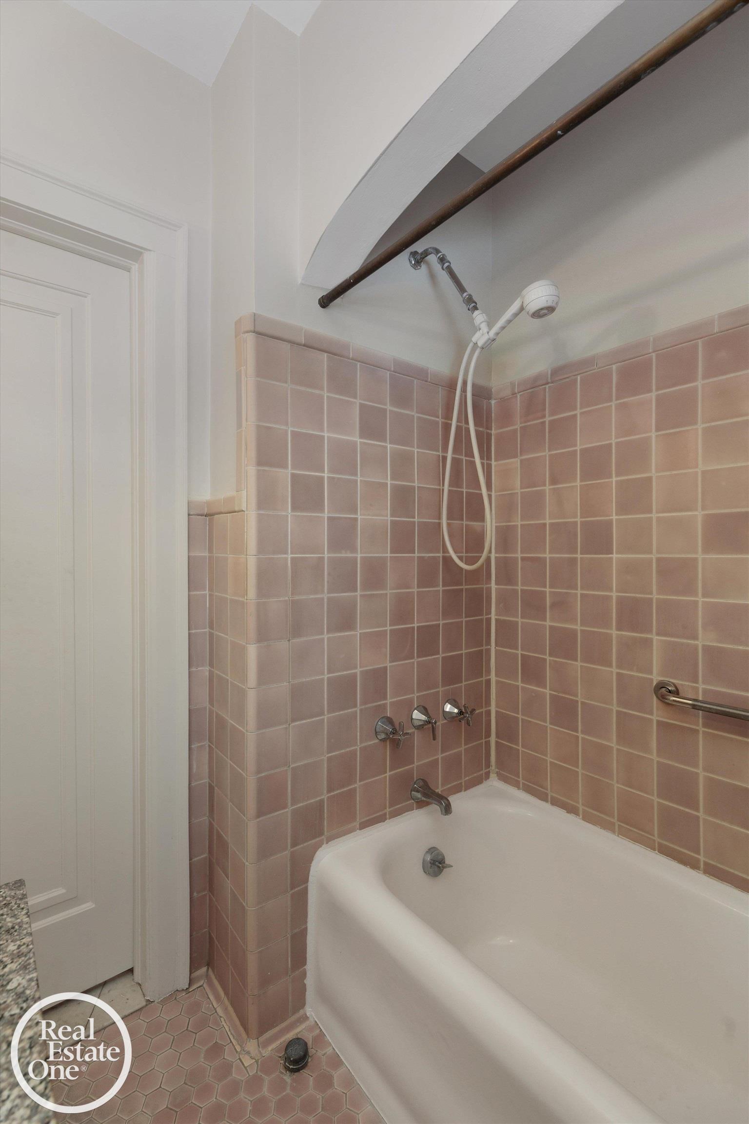 943 Harcourt Road Grosse Pointe, MI 48230 - Photo 17 of 45