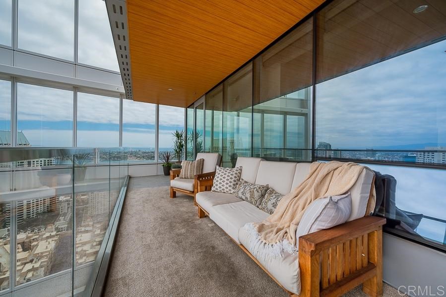 888 West E Street San Diego, CA 92101 - Photo 14 of 30 a view of outdoor space with seating area