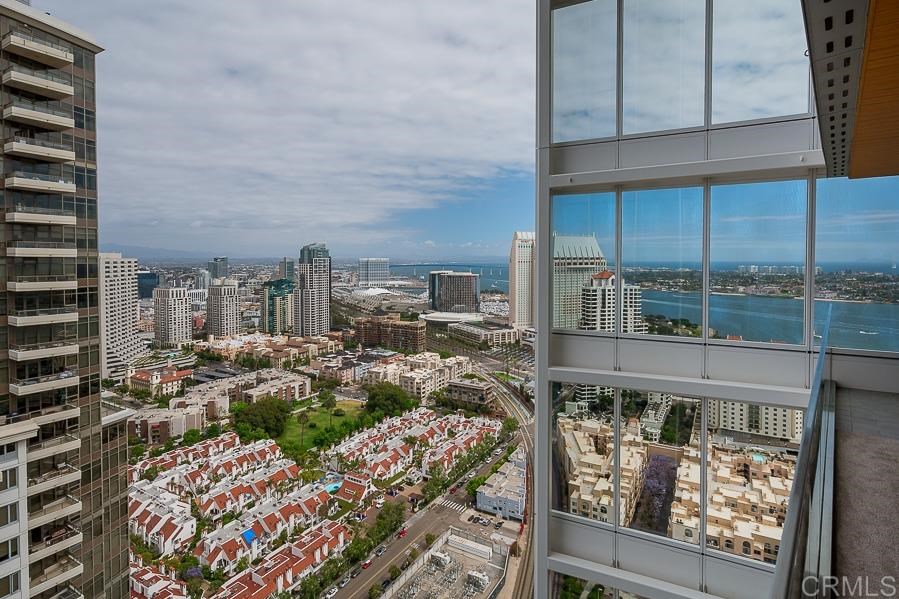 888 West E Street San Diego, CA 92101 - Photo 16 of 30 a view of city from balcony