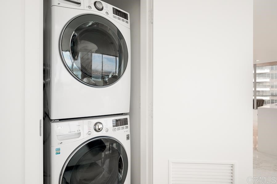 888 West E Street San Diego, CA 92101 - Photo 30 of 30 a close up view of a washer and dryer