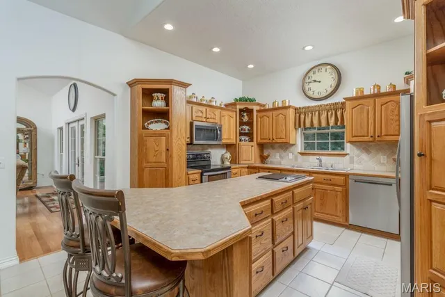 $638,900 | 24473 Remington Lane, Lebanon, MO 65536