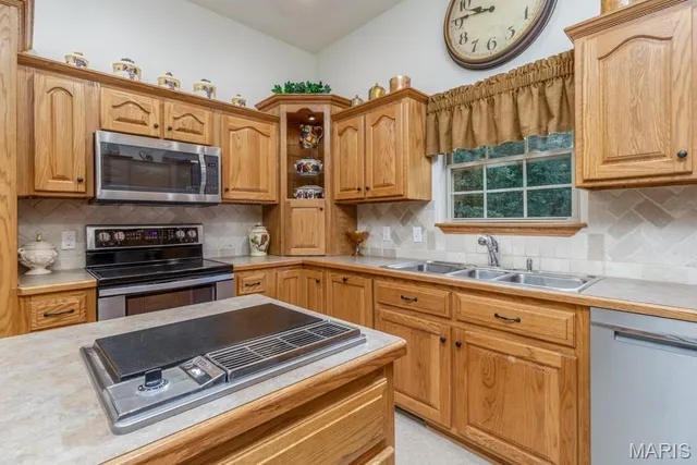 $638,900 | 24473 Remington Lane, Lebanon, MO 65536