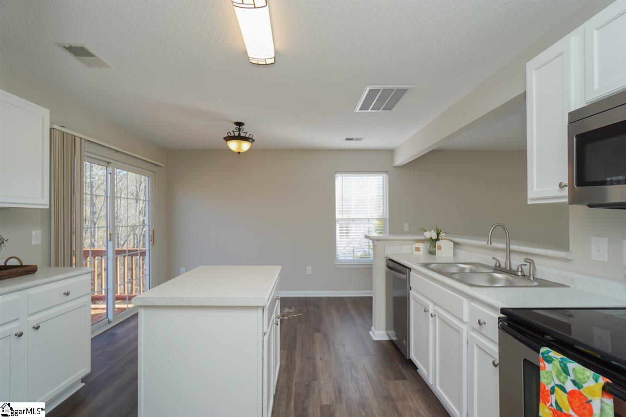 203 Hampton Ridge Drive Greer, SC 29651 - Photo 11 of 26 Gallery Image 11