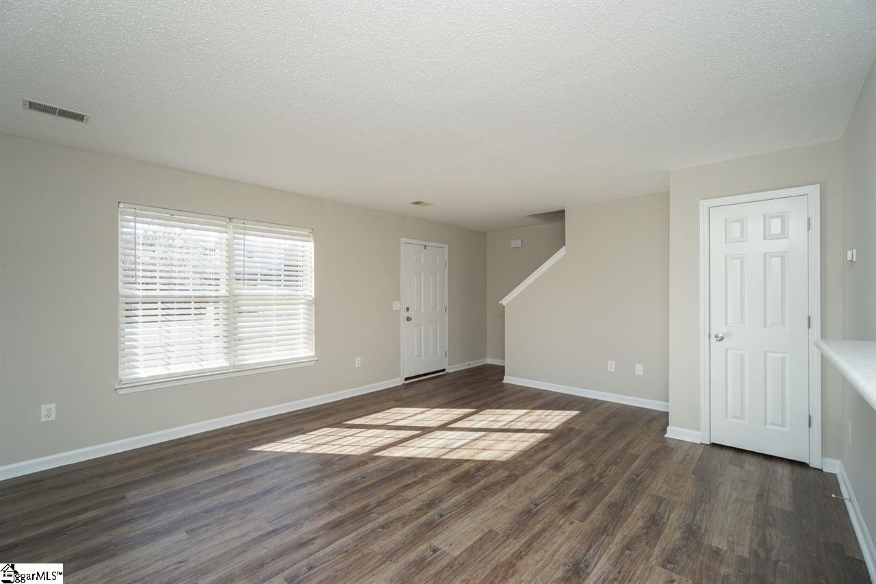 203 Hampton Ridge Drive Greer, SC 29651 - Photo 3 of 26 Gallery Image 3