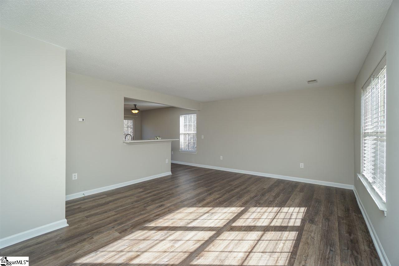 203 Hampton Ridge Drive Greer, SC 29651 - Photo 4 of 26 Gallery Image 4