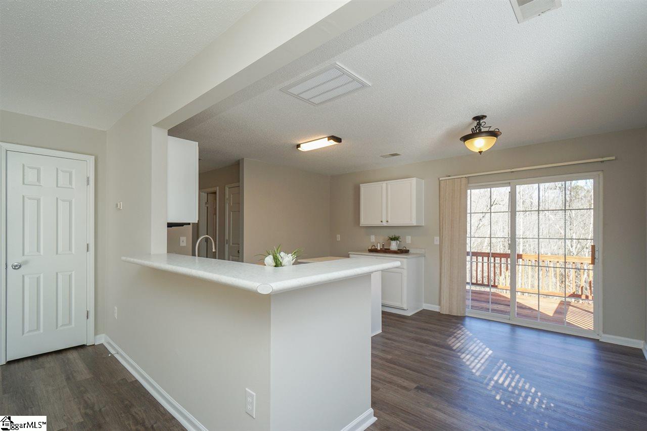 203 Hampton Ridge Drive Greer, SC 29651 - Photo 6 of 26 Gallery Image 6