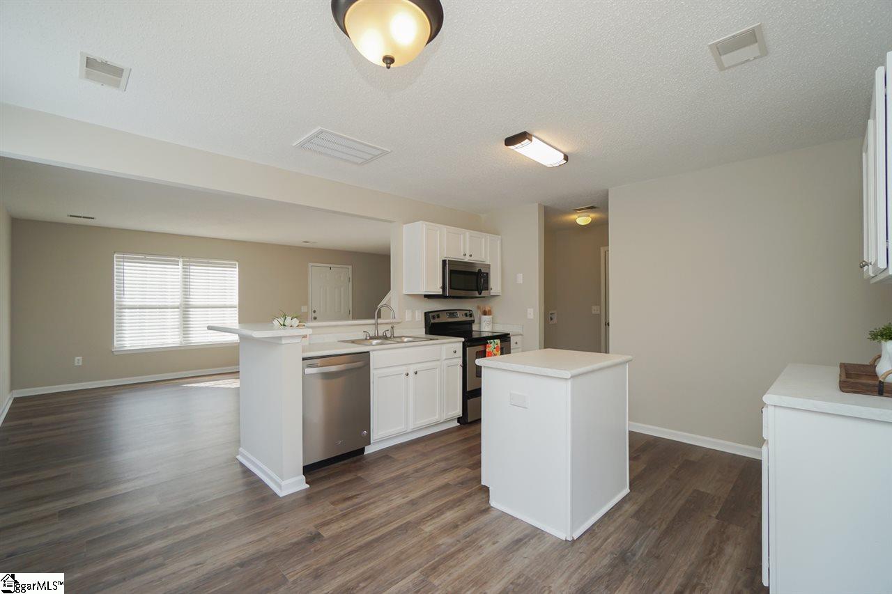 203 Hampton Ridge Drive Greer, SC 29651 - Photo 9 of 26 Gallery Image 9