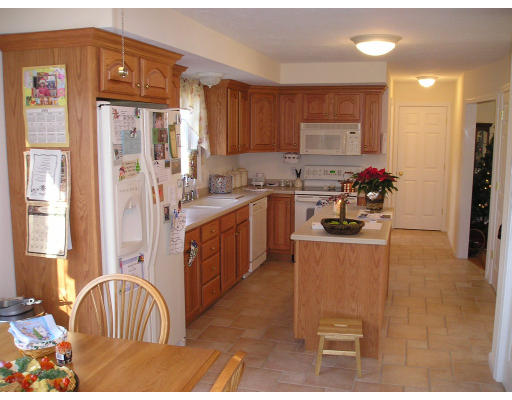 8 A Vinton Road Charlton, MA 01507 - Photo 6 of 14 Gallery Image 6
