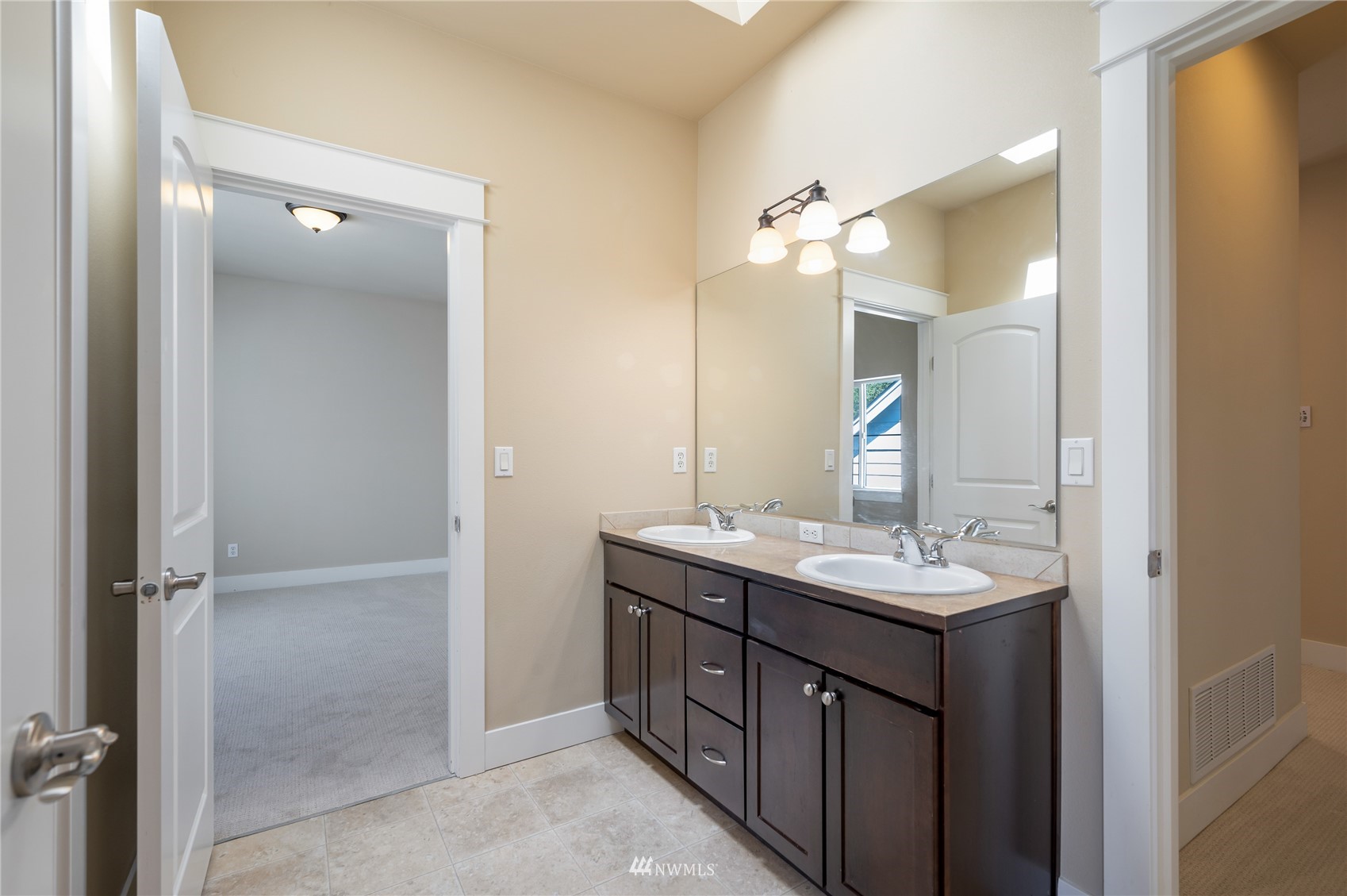 1369 Elma Place Northeast Renton, WA 98059 - Photo 26 of 35 Gallery Image 26