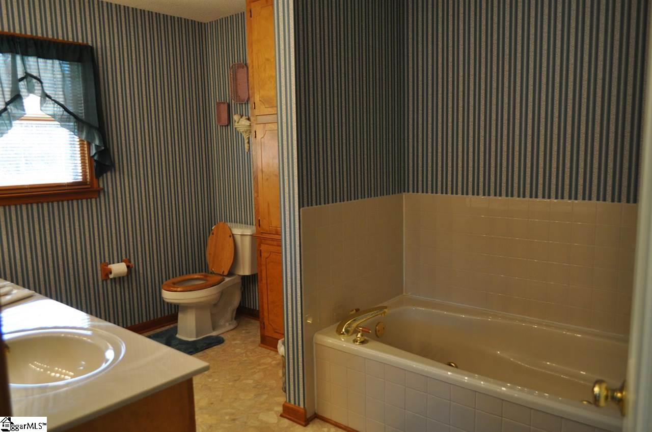 164 Lake Road Chesnee, SC 29323 - Photo 13 of 22