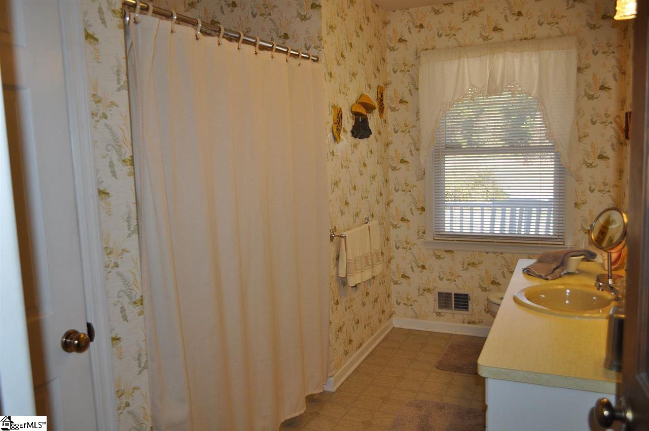 164 Lake Road Chesnee, SC 29323 - Photo 15 of 22