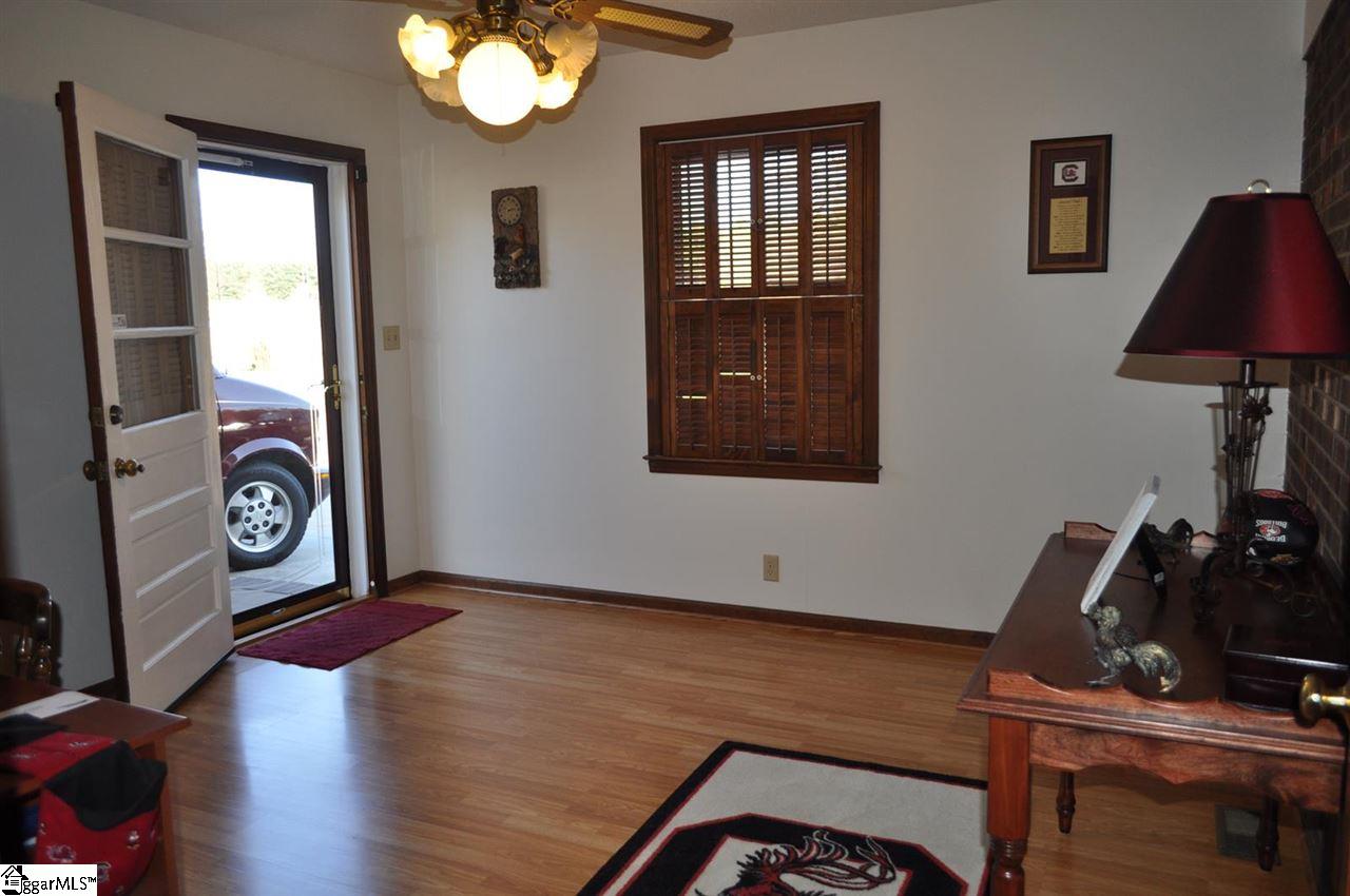 164 Lake Road Chesnee, SC 29323 - Photo 4 of 22