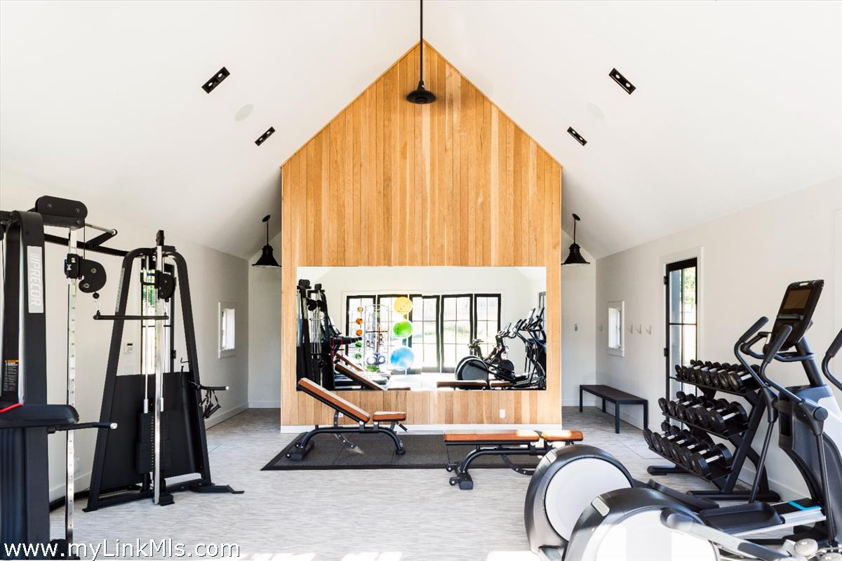 47 Hummock Pond Road Nantucket, MA 02554 - Photo 17 of 18 Gallery Image 17