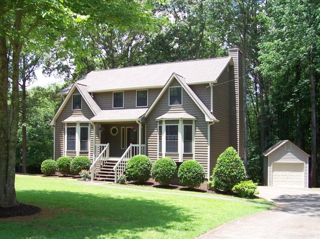 916 Allatoona Road Woodstock, GA 30189 - Photo 1 of 1 Absolutely Gorgeous Two Story Traditional with 4 Bedrooms and Partial Daylight Basement! Near the Lake! Easy Access with the Community Dock in Allatoona Shores Subdivision!