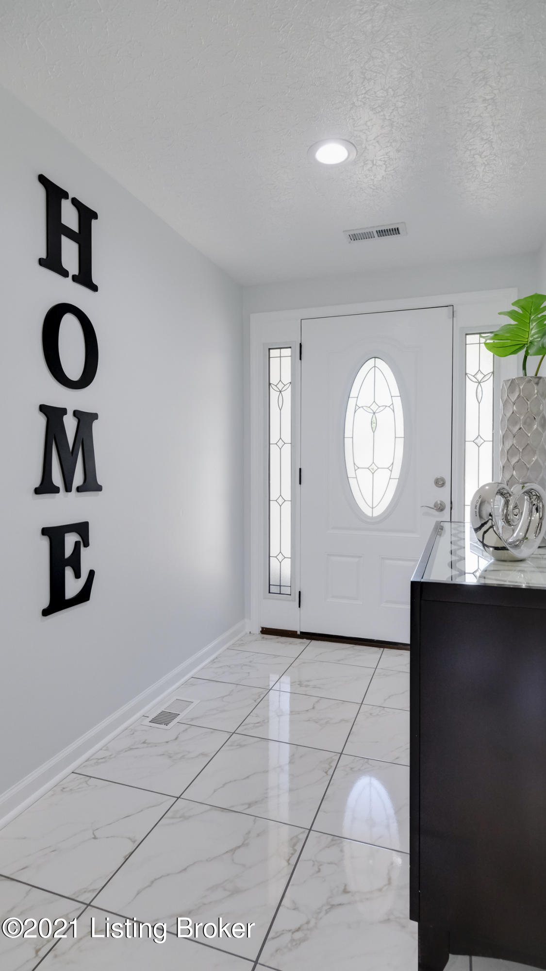 6304 Overton Road Louisville, KY 40228 - Photo 6 of 40 6304 Overton Rd-1006