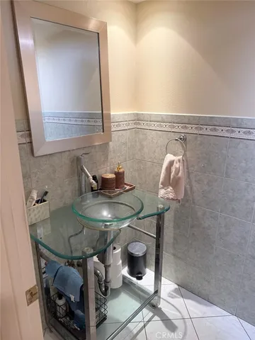 $3,500 | 2466 Montrose Avenue, Unit 1, Montrose, CA 91020