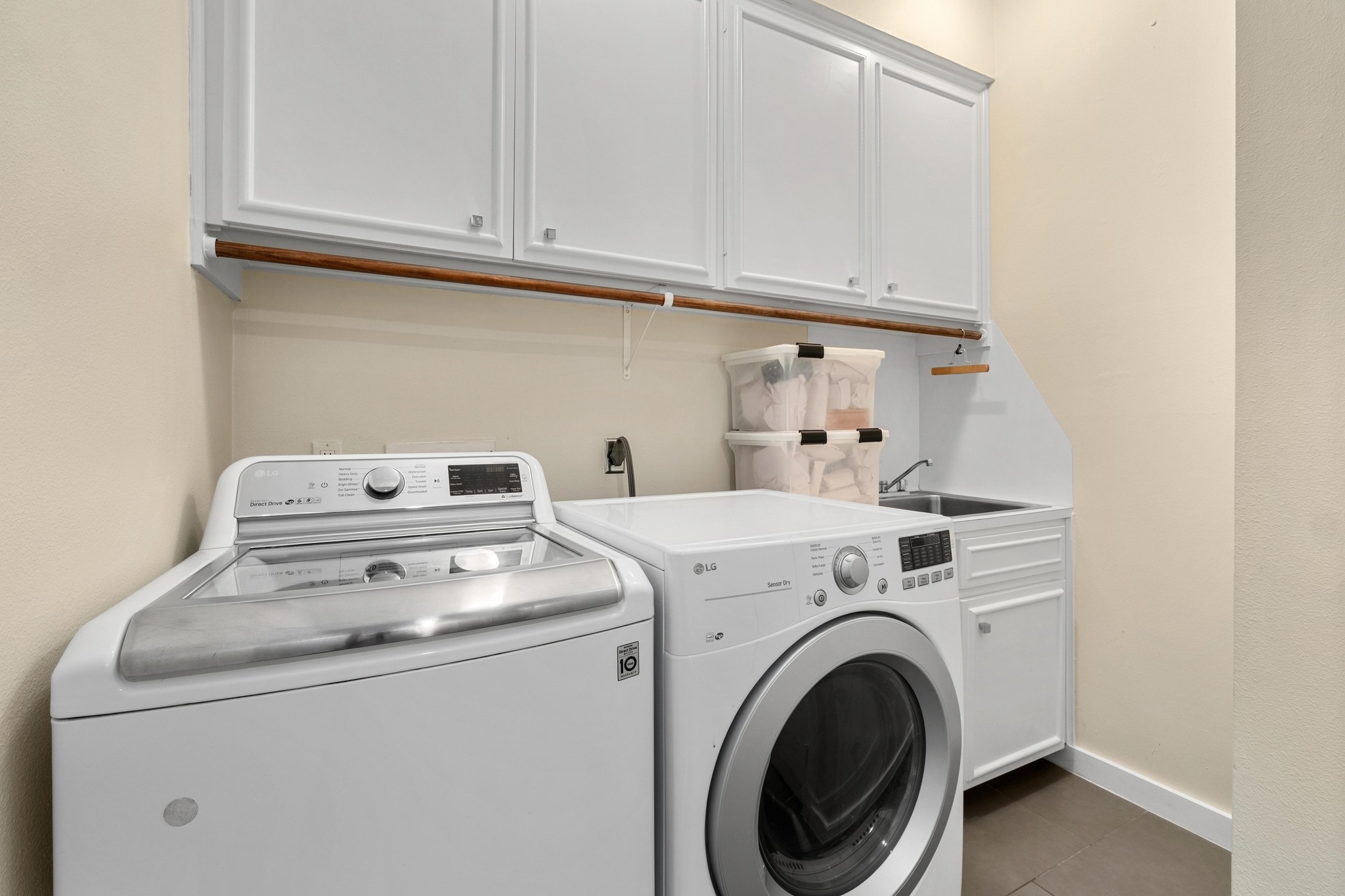 3718 Bridle Path Austin, TX 78703 - Photo 25 of 30 Washer and dryer