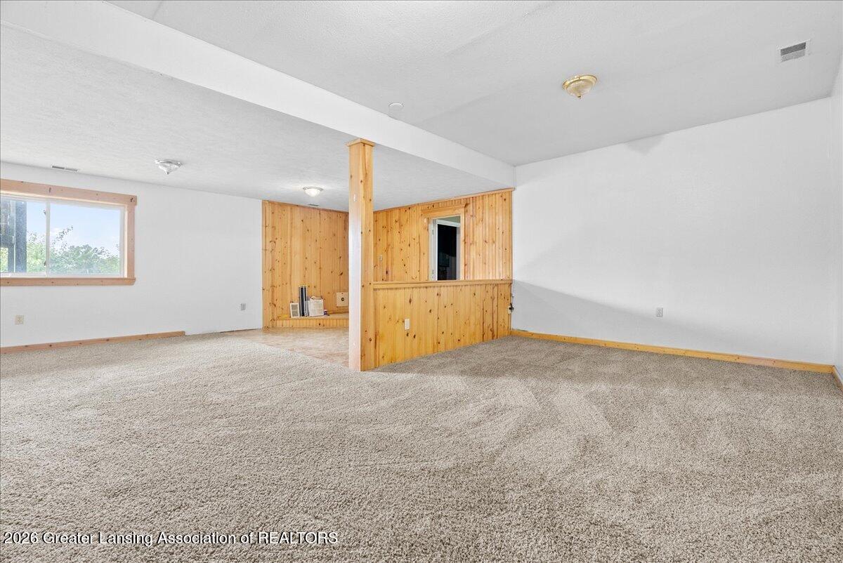 2104 Maurer Road Charlotte, MI 48813 - Photo 39 of 52 40-Media Jett -38