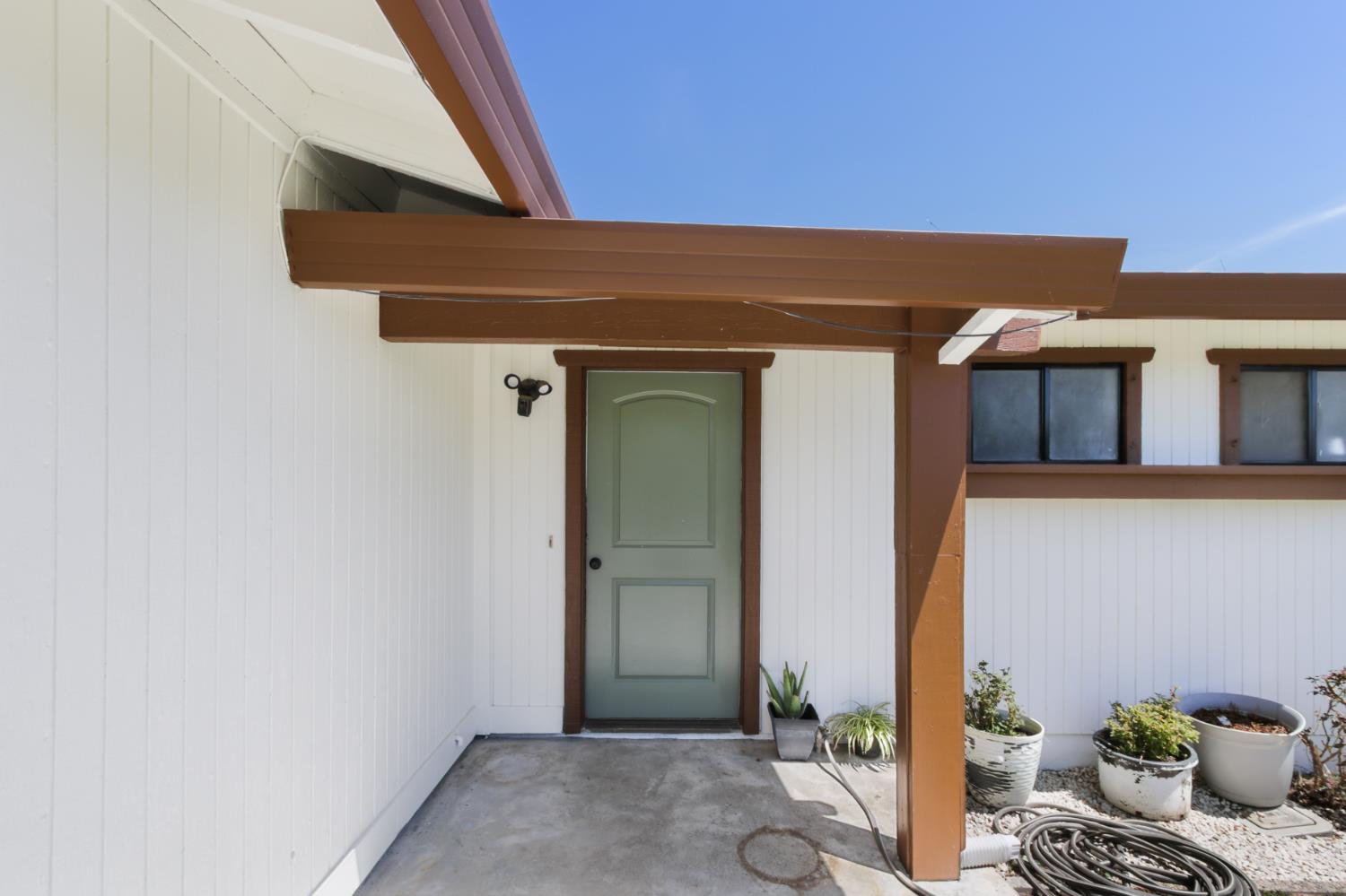 7208 7th Street Rio Linda, CA 95673 - Photo 4 of 41 a front view of a house