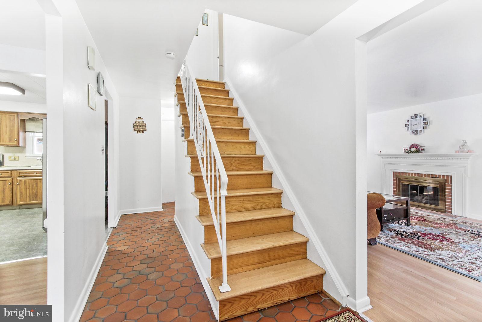 2770 Hartford Road York, PA 17402 - Photo 2 of 27 Gallery Image 2