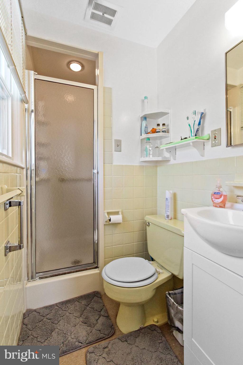 2770 Hartford Road York, PA 17402 - Photo 15 of 27 Gallery Image 15