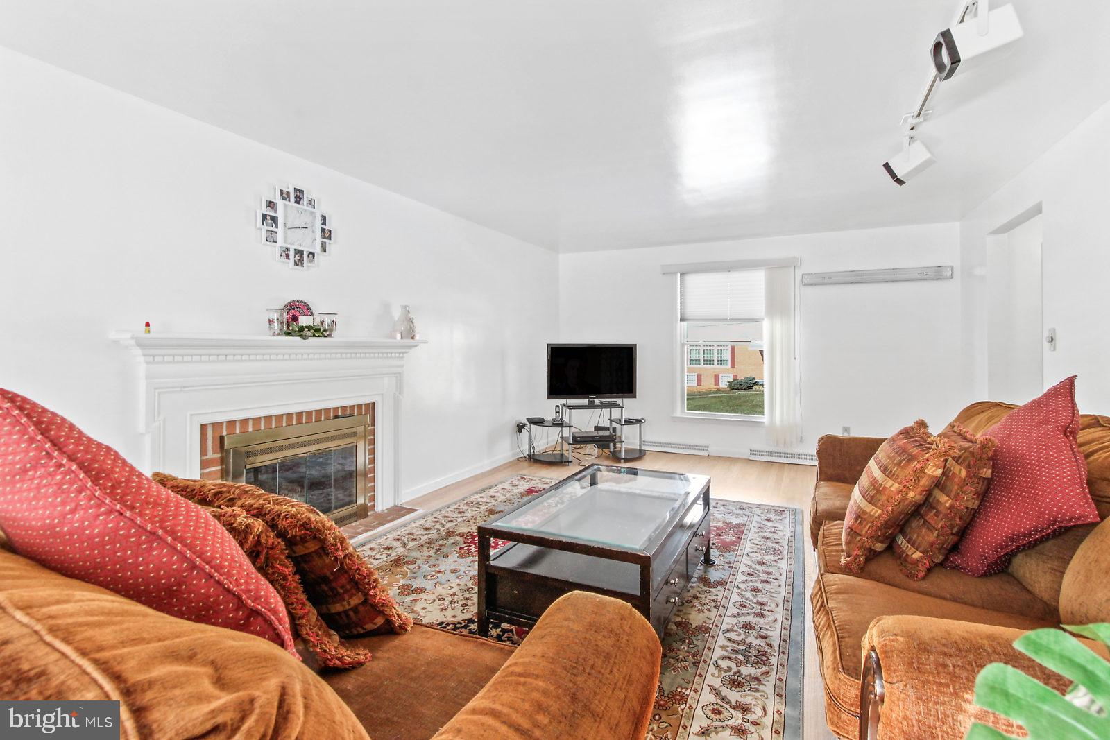 2770 Hartford Road York, PA 17402 - Photo 5 of 27 Gallery Image 5