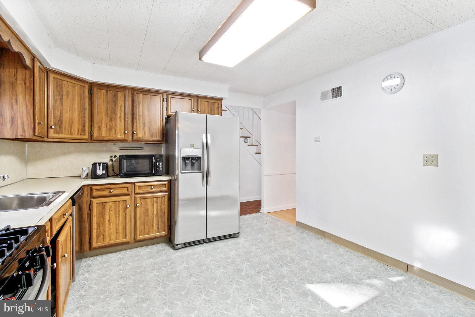 2770 Hartford Road York, PA 17402 - Photo 8 of 27 Gallery Image 8