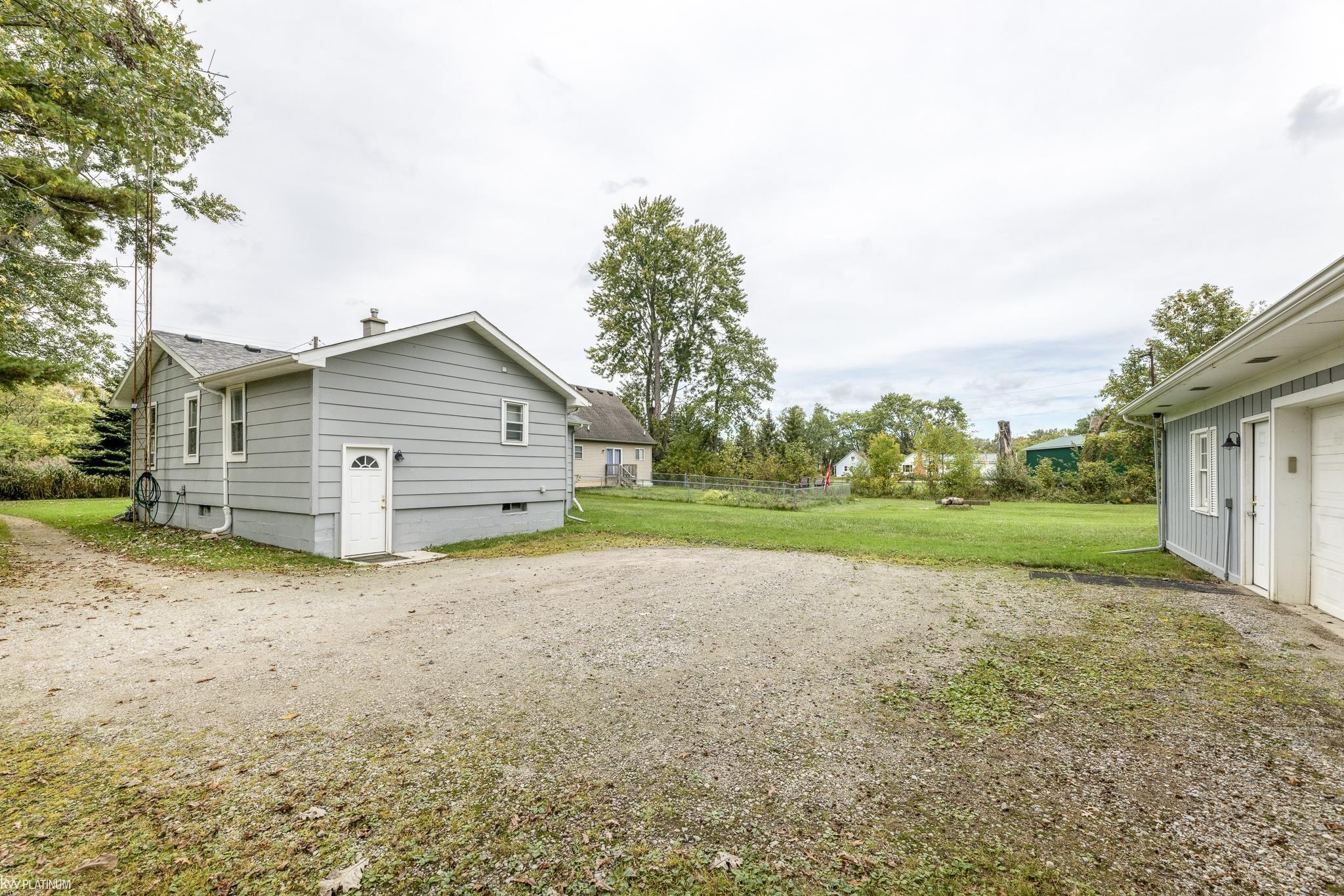 2194 Michigan Road Port Huron, MI 48060 - Photo 22 of 41 50156632-3ac5e503-a9dc-49ec-88db-7aa24808b079.JPG