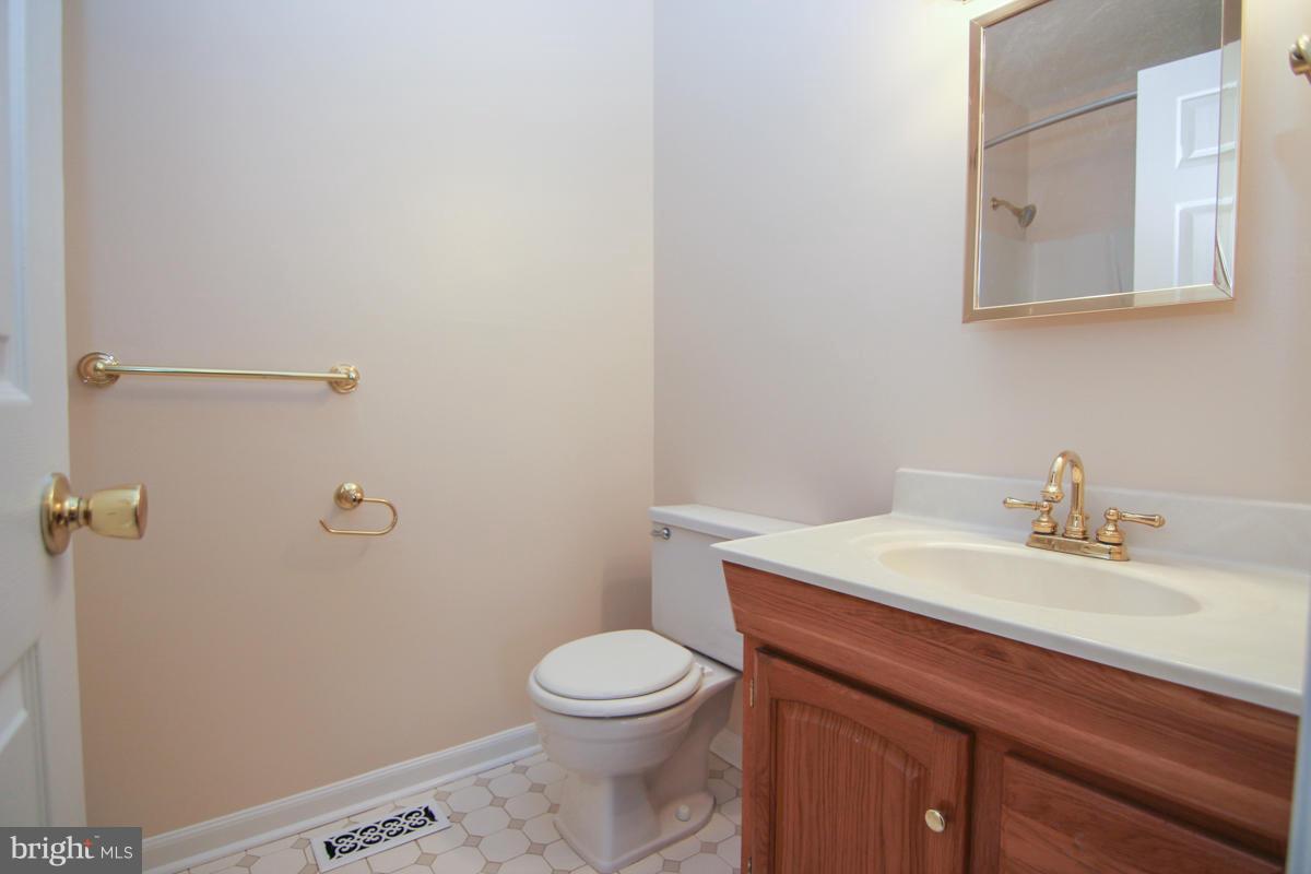 146 Sillery Bay Road Pasadena, MD 21122 - Photo 20 of 30 Bath