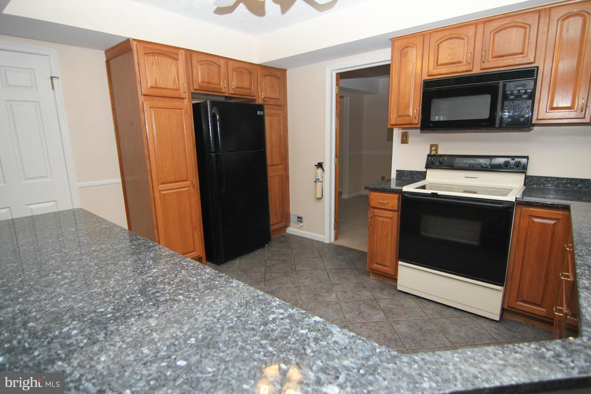 146 Sillery Bay Road Pasadena, MD 21122 - Photo 4 of 30 Kitchen