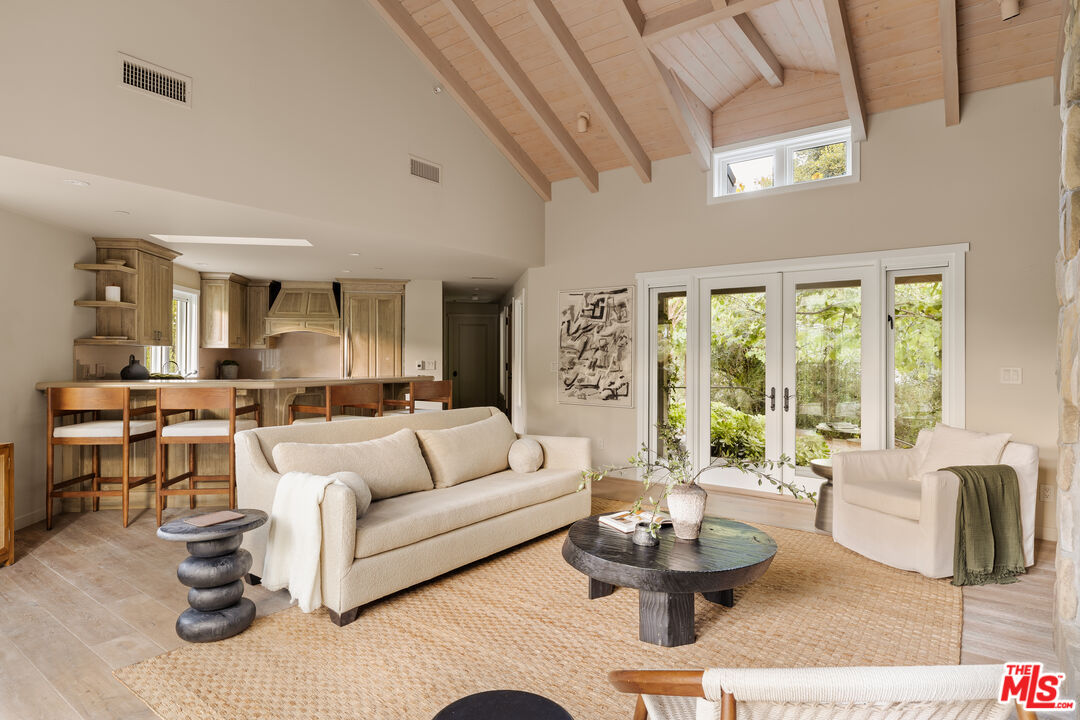 813 Country Club Drive - More