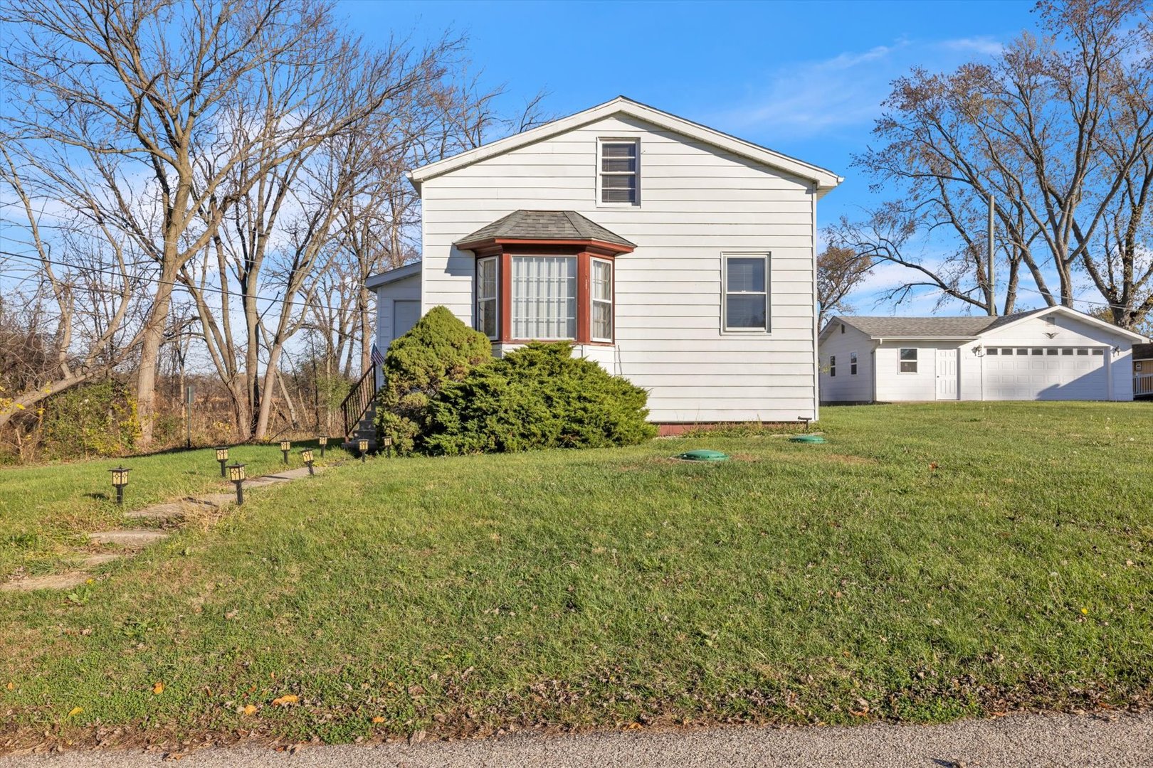 42010 North Venn Road Antioch, IL 60002 - Photo 1 of 18 Gallery Image 1