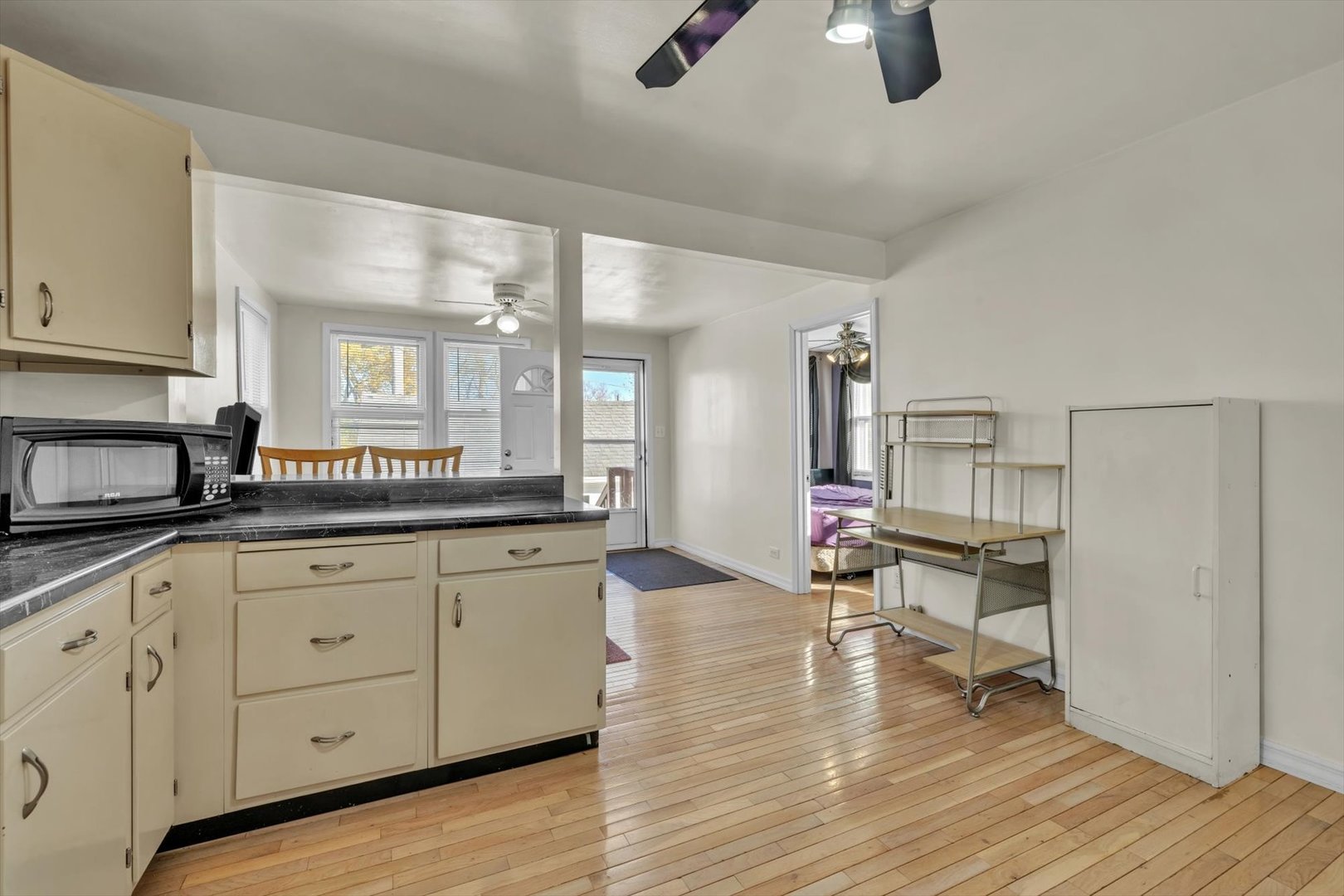 42010 North Venn Road Antioch, IL 60002 - Photo 4 of 18 Gallery Image 4