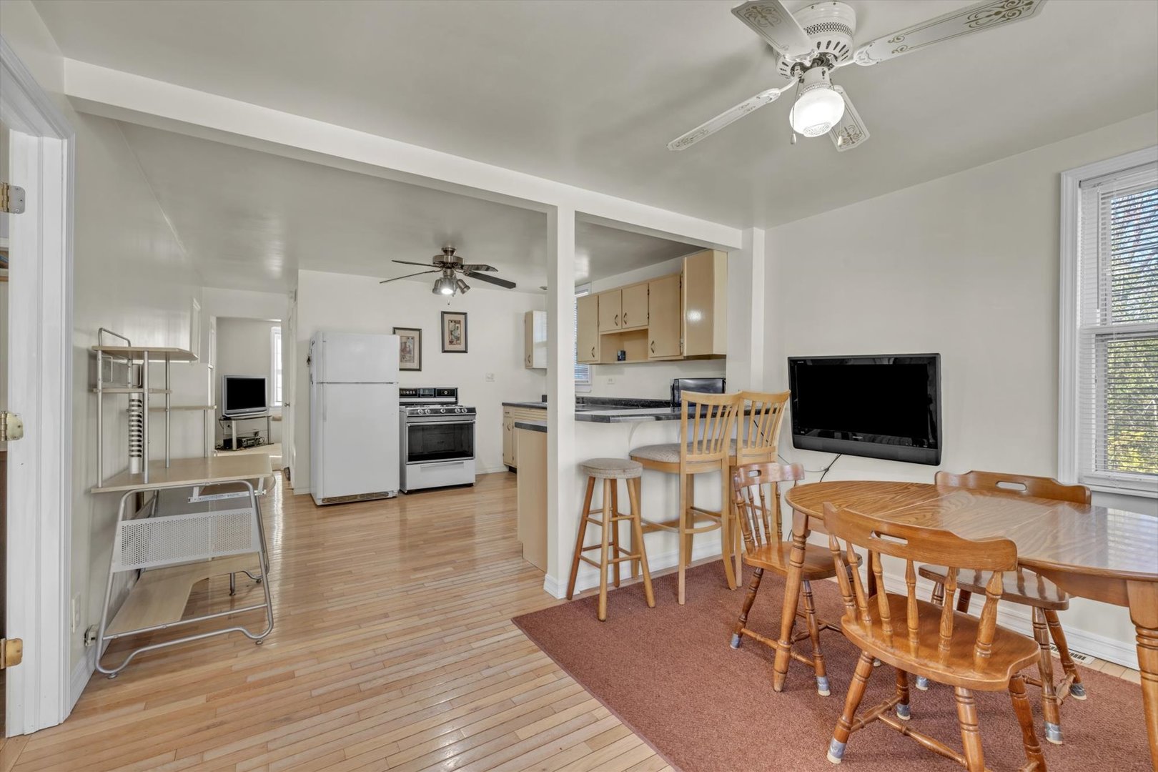 42010 North Venn Road Antioch, IL 60002 - Photo 6 of 18 Gallery Image 6