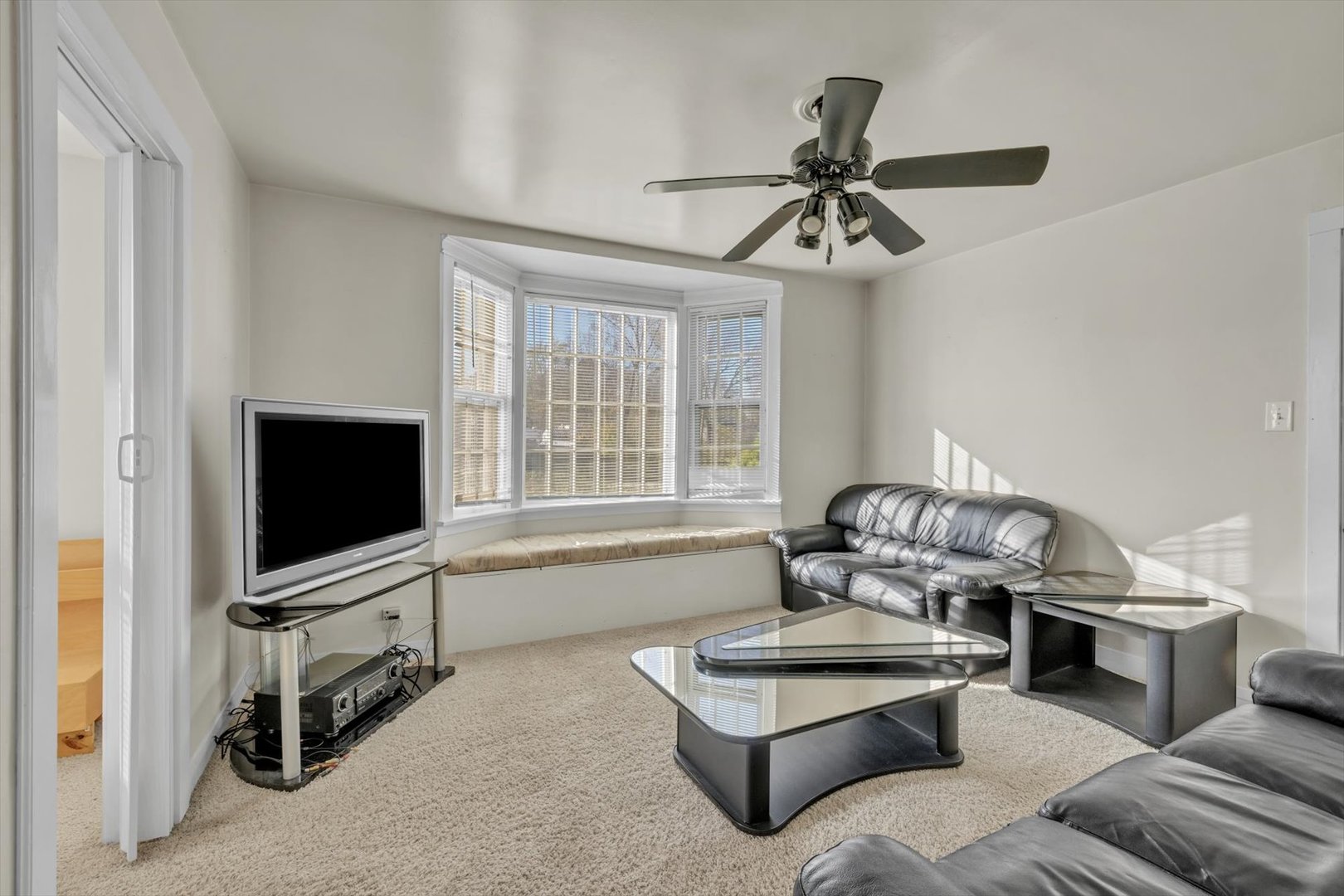 42010 North Venn Road Antioch, IL 60002 - Photo 7 of 18 Gallery Image 7