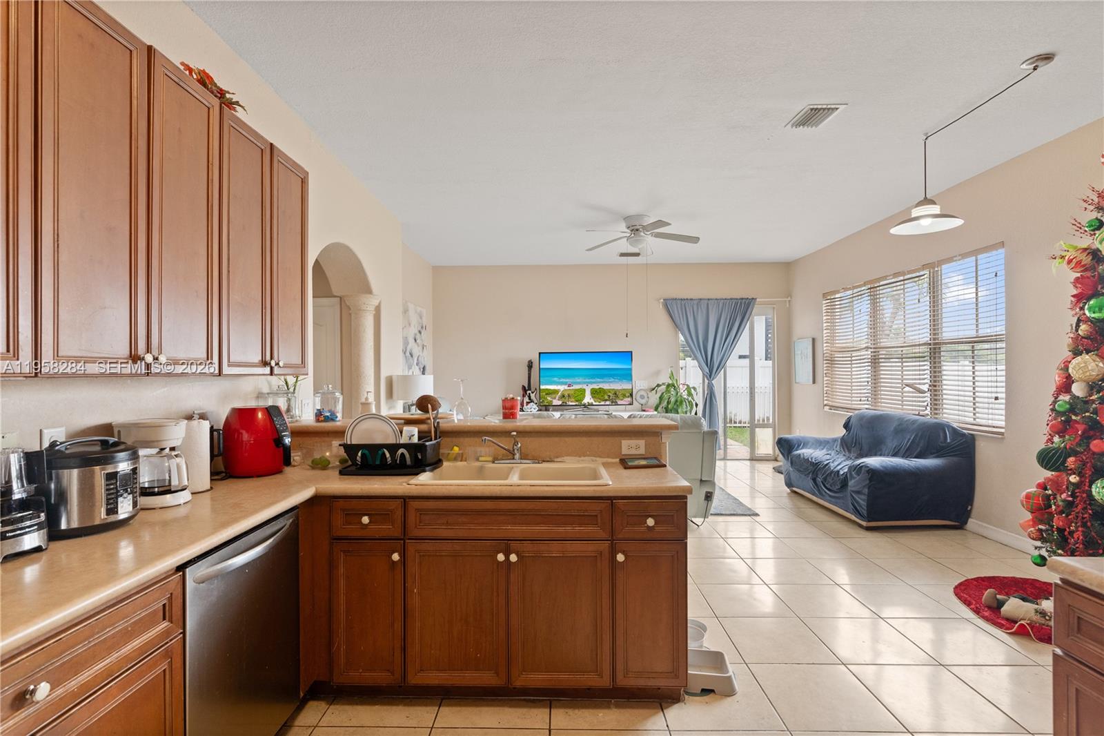 8968 Northwest 180th Terrace Hialeah, FL 33018 - Photo 12 of 67