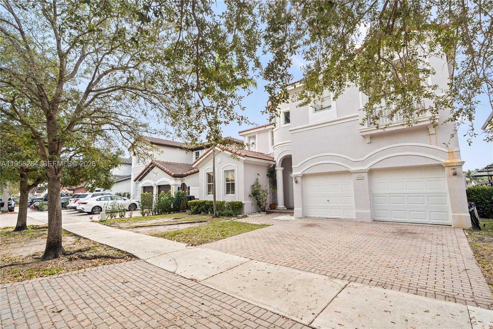 8968 Northwest 180th Terrace Hialeah, FL 33018 - Photo 4 of 67