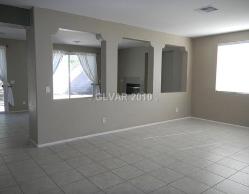 9796 Ridgebluff Avenue Las Vegas, NV 89148 - Photo 6 of 21 Living Room.