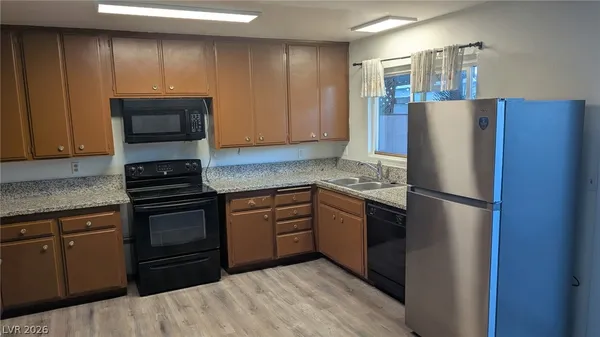 $1,595 | 426 Greenbriar Townhouse Way, Las Vegas, NV 89121