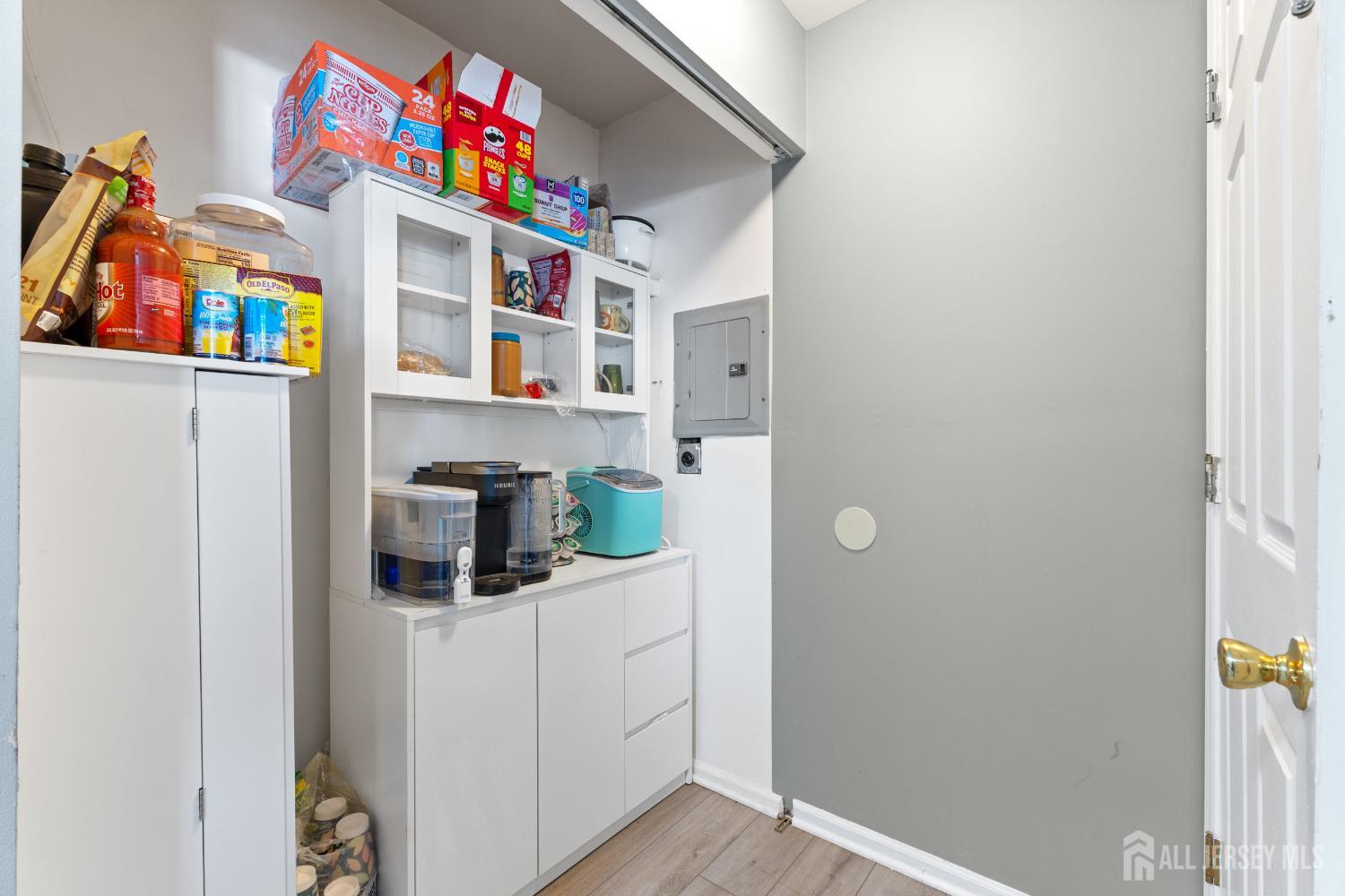 2503 Ridgeview Court Parlin, NJ 08859 - Photo 9 of 37