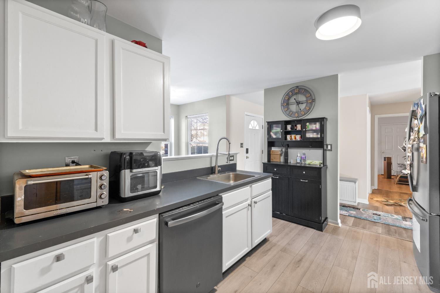2503 Ridgeview Court Parlin, NJ 08859 - Photo 10 of 37