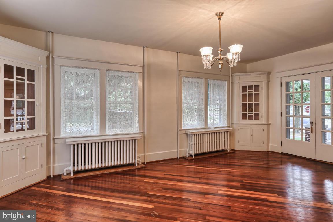 453 South Broad Street Lititz, PA 17543 - Photo 5 of 30
