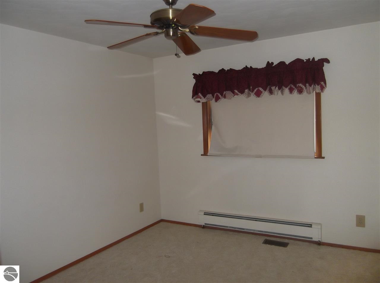 6305 Curtis Road Hale, MI 48739 - Photo 9 of 18 1791980-8.JPG