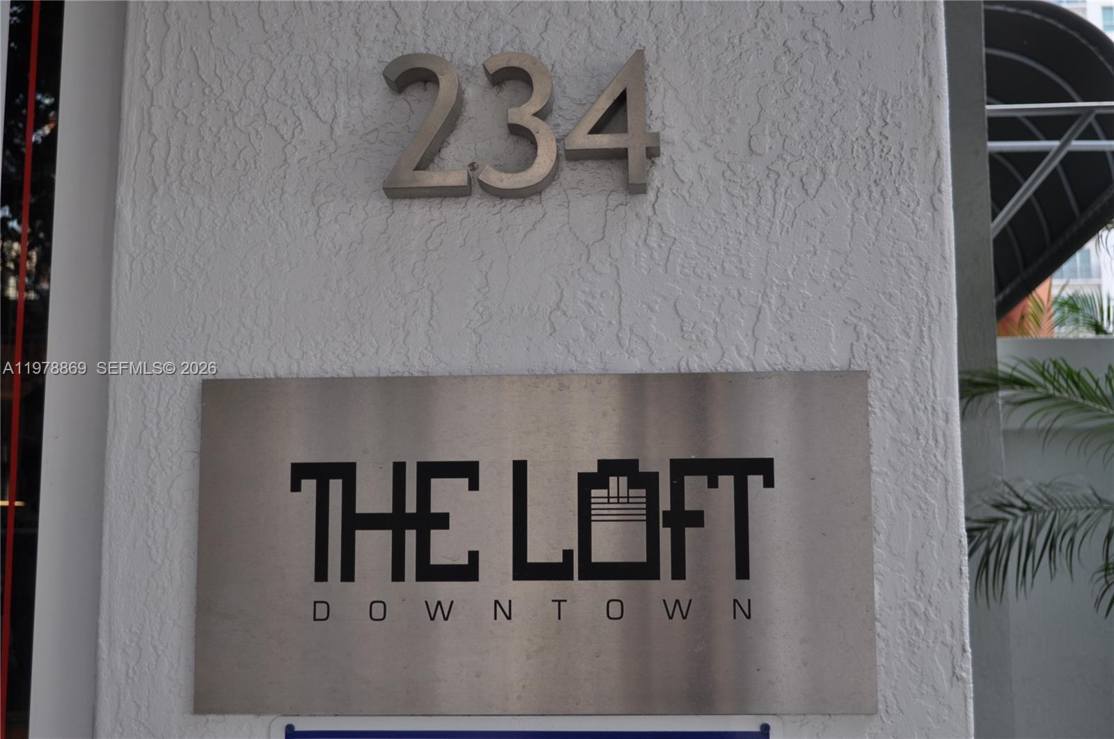 234 Northeast 3rd Street, Unit 908 Miami, FL 33132 - Photo 4 of 26