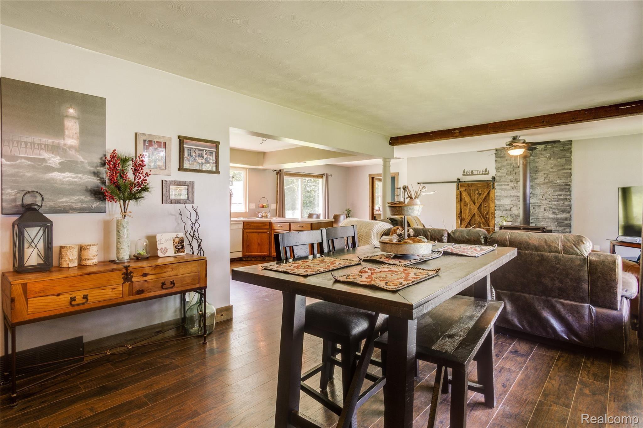 3495 West Dewey Road Owosso, MI 48867 - Photo 3 of 23 Interiors (2 of 24).jpg