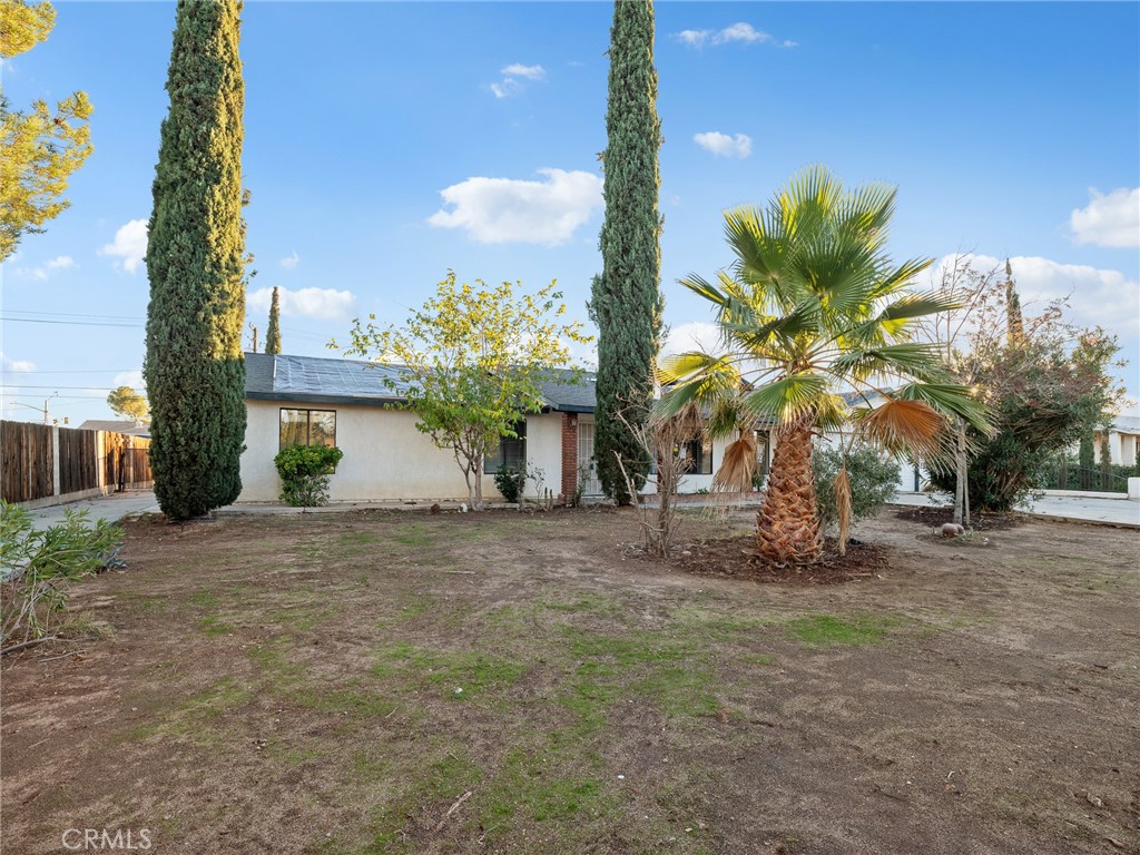 14669 La Brisa Road Victorville, CA 92392 - Photo 5 of 41