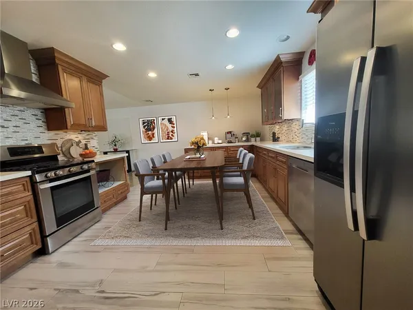 $2,500 | 7180 Polaris Avenue, Las Vegas, NV 89118