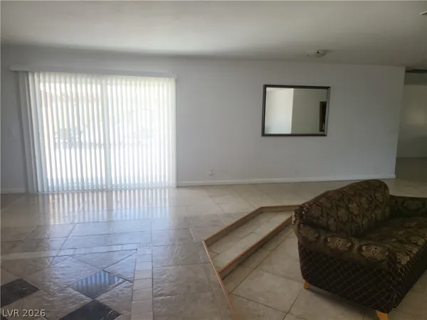 $2,500 | 7180 Polaris Avenue, Las Vegas, NV 89118