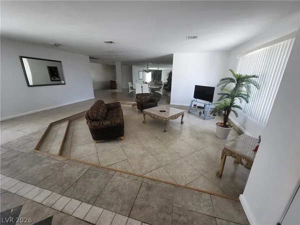 $2,500 | 7180 Polaris Avenue, Las Vegas, NV 89118